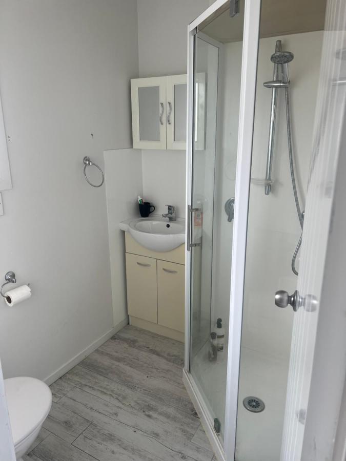 K&R Orewa Homestay Exterior photo