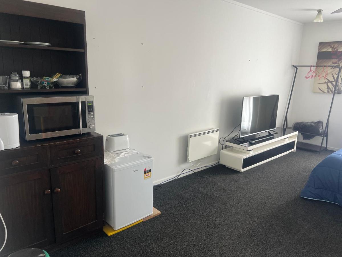 K&R Orewa Homestay Exterior photo